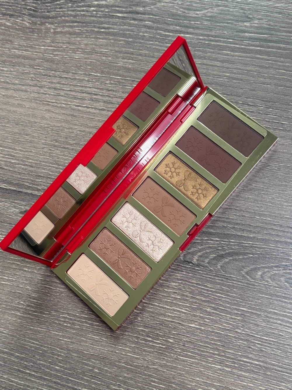 NWT Estee Lauder Glow Limited Edition Eyeshadow Palette